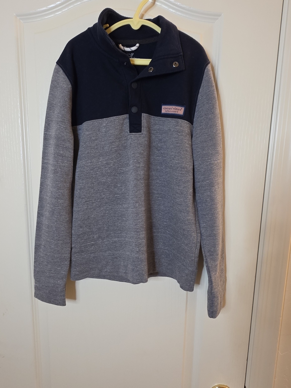 Vineyard Vines Contrast Pullover in Navy and Gray